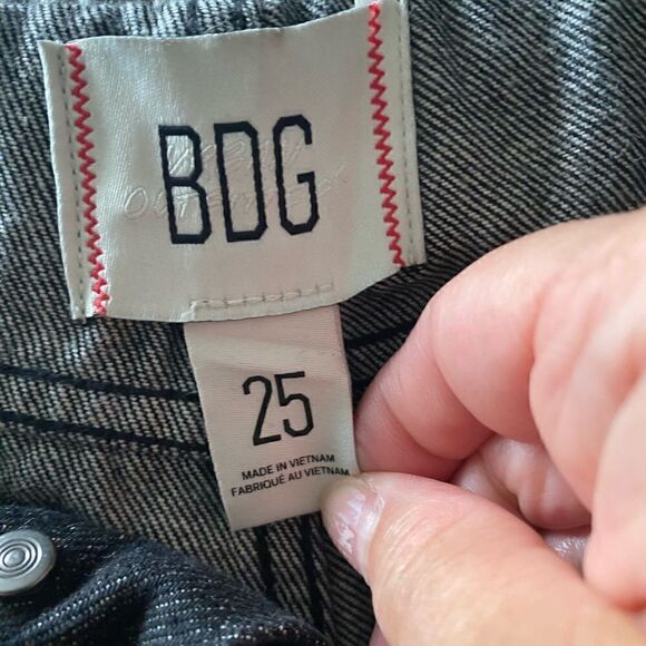 NWT BDG BLACK BUTTON FLY CUT-OFF FOLD OVER Waist JEAN SHORTS 25 - Picture 11 of 13